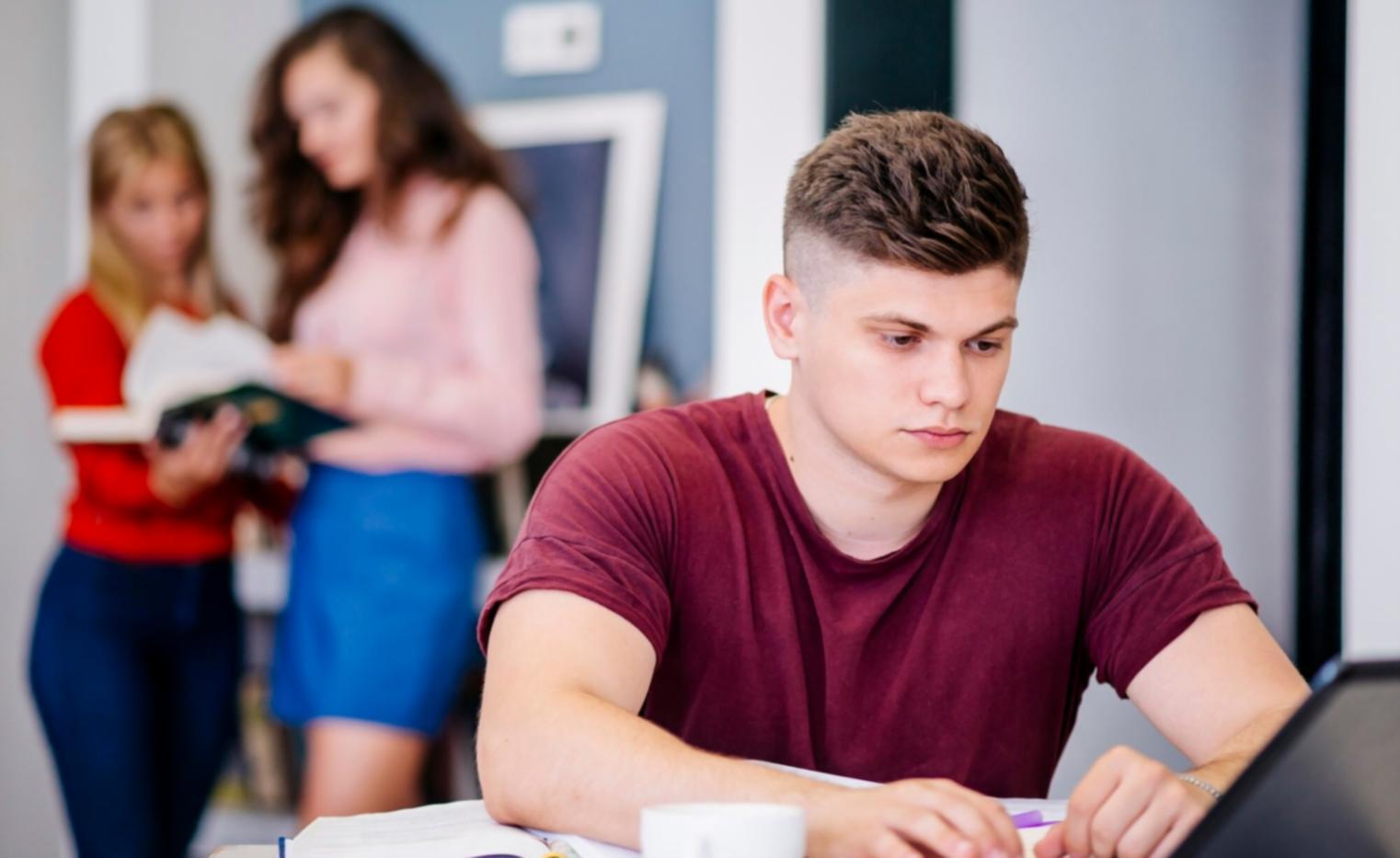 Environnement d'apprentissage professionnel pour l'analyse financière
